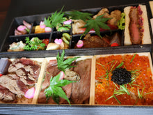 画像をギャラリービューアに読み込む, 【ラスト秀吉!1日20箱限定】にくがとう豪華弁当『HIDEYOSHI』田町店受取り限定。ティーペアリング1本付き